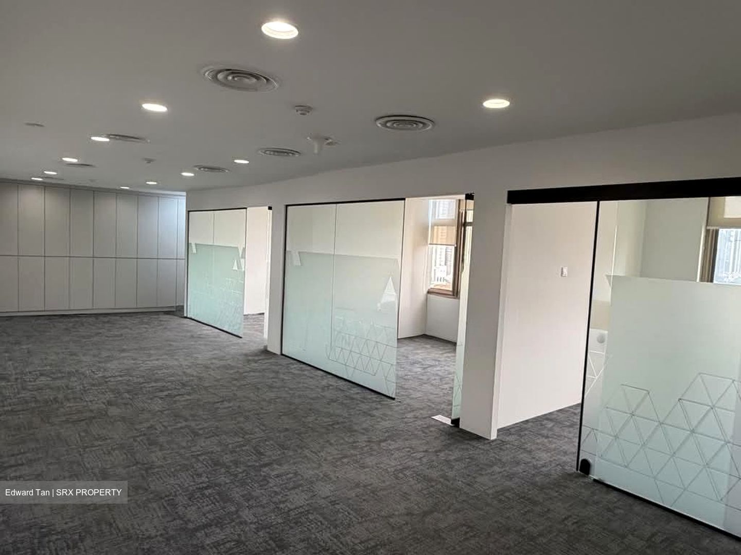 Peninsula Plaza (D6), Office #606270181